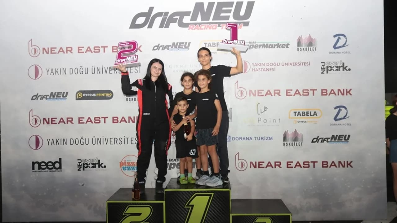 NEU Event Park’ta drift şöleni: 36 araç piste çıktı, 5 bin seyirci izledi