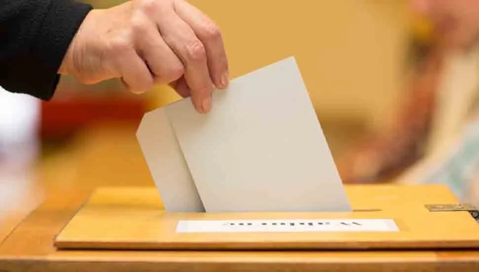 İsveç seçimlerinde baş başa yarış: Net bir kazanan yok