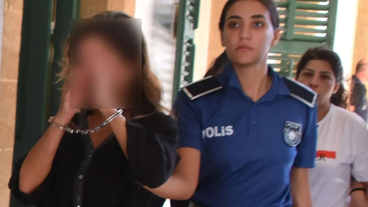 Ercan’da valizinden yasaklı madde emareleri çıkan zanlıya 7 gün tutukluluk