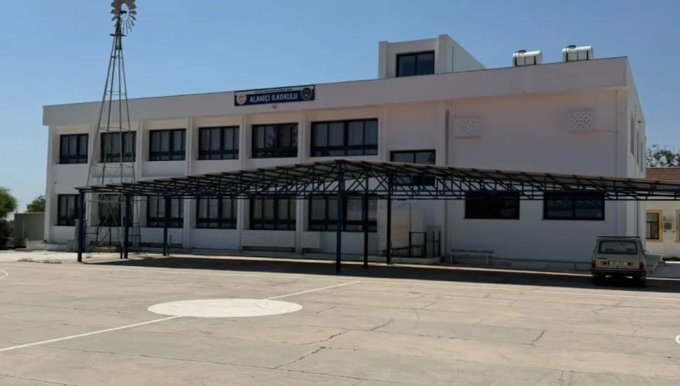 Alaniçi İlkokulu’na 4 yeni derslik ve modern eğitim alanları kazandırıldı
