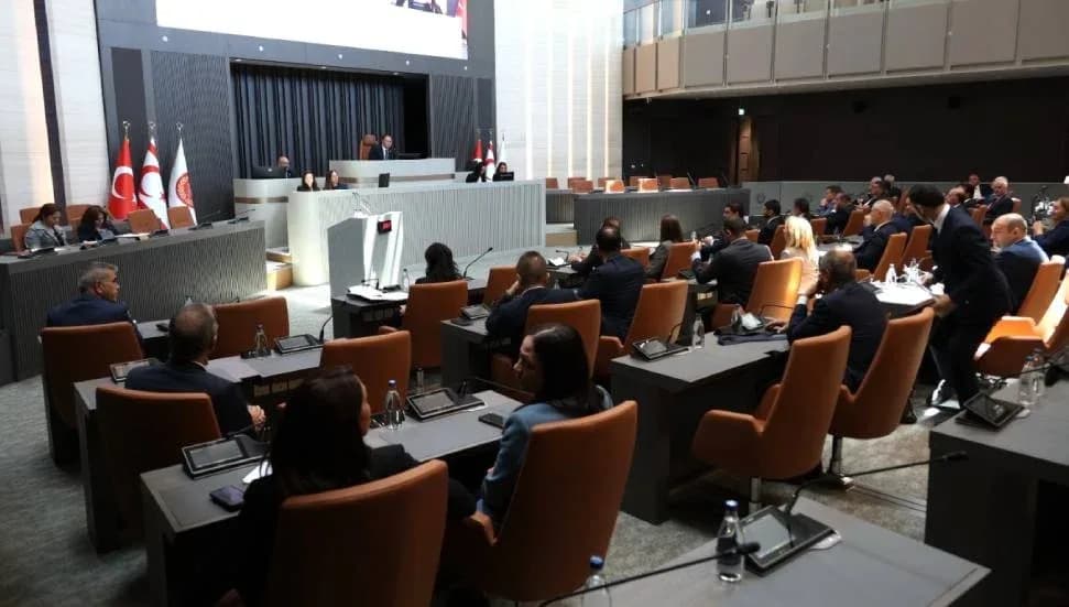 Genel Kurul’da, kamu görevlileri değişiklik yasa önerileri kabul edildi