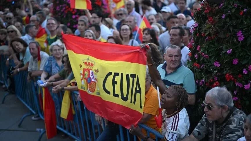 İspanya’da muhalefet, hükümetin Sebte’deki düzensiz göç politikasına tepki için meydanlara çıktı