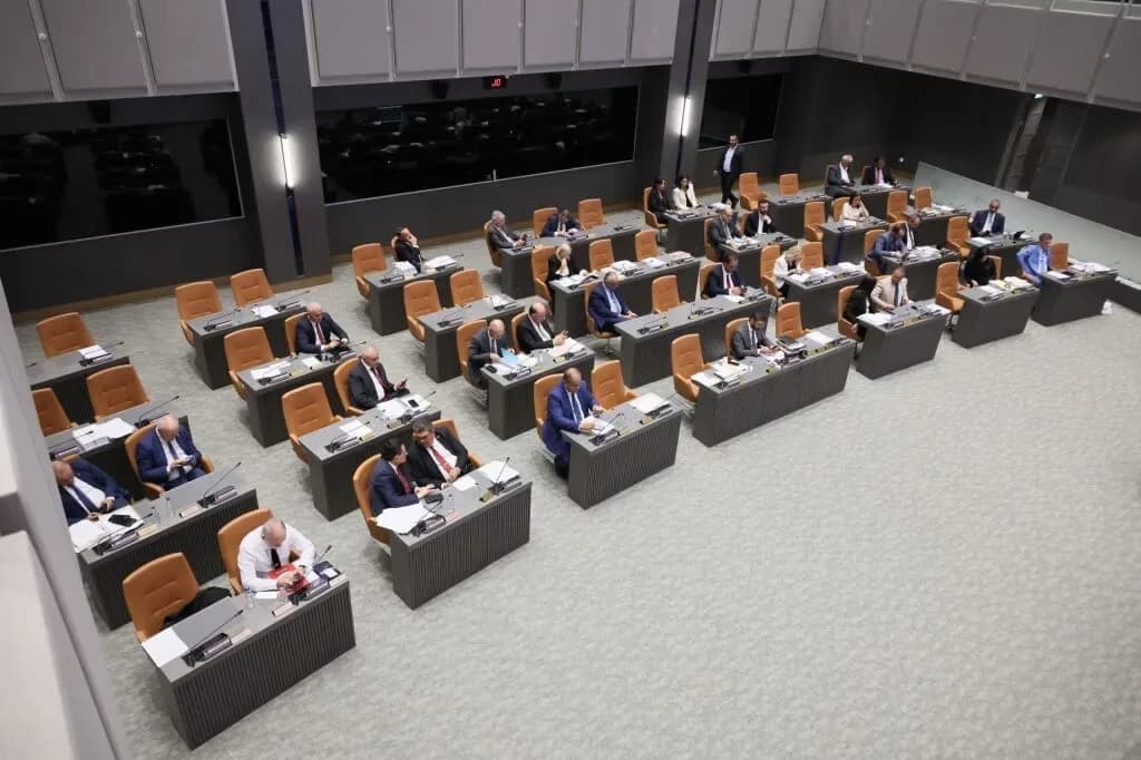 Güvenlik kamu görevlilerine ilişkin yasa tasarıları komiteye geri çekildi