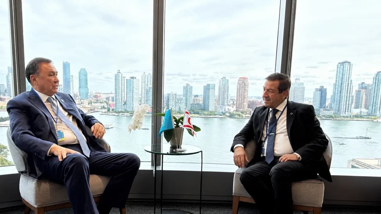 Ertuğruloğlu, TDT Genel Sekreteri Ömüraliyev ile görüştü