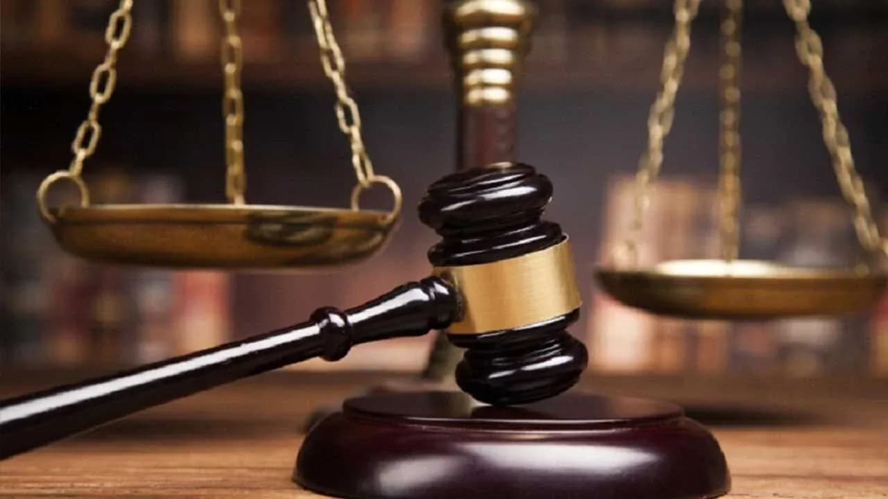 Baba, oğlu ve kızı 122 suçlamayla hakim karşısında