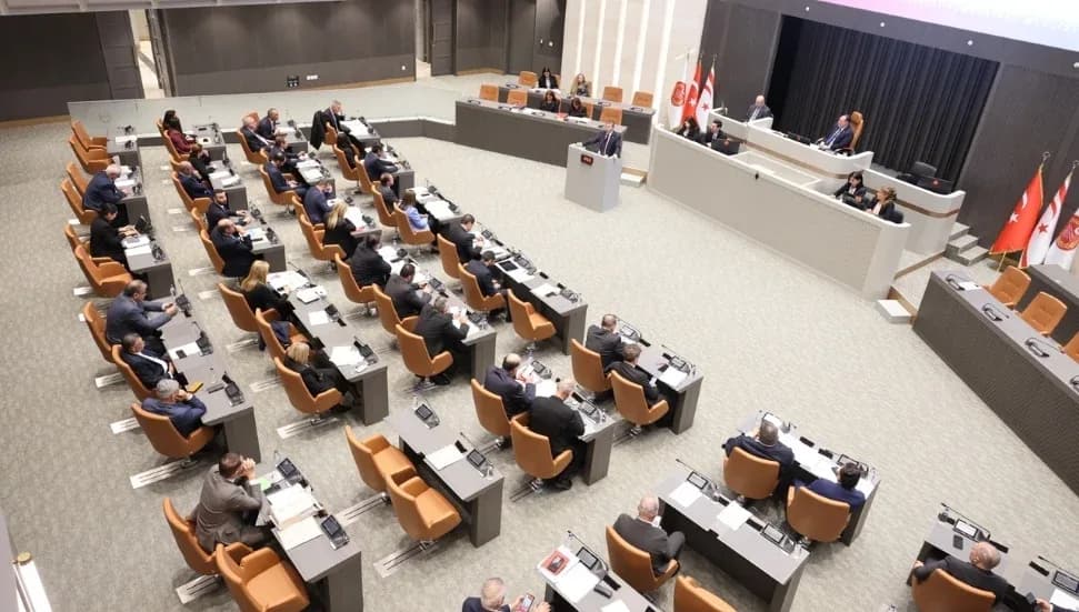 Meclis olağanüstü toplandı: Gündemde karma oy düzenlemesi var