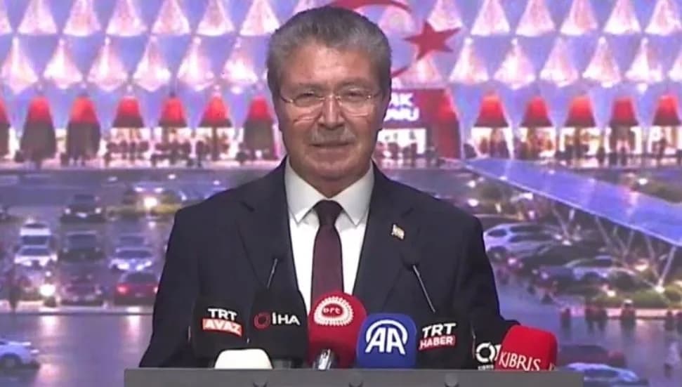 Ünal Üstel: Yeni stadyumun 8 bin kişilik kapasitesi olacak, bugün KKTC gençliğinin tarihi bir günü