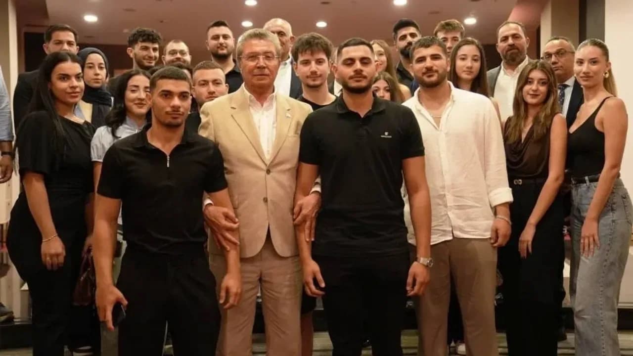 Üstel’den gençlere 5 bin sosyal konut vaadi: Ayrıntılar 12 Ekim’de açıklanacak