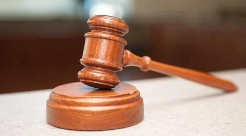 Güney Kıbrıs’ta baba, oğlu ve kızı 122 suçlamayla hakim karşısında