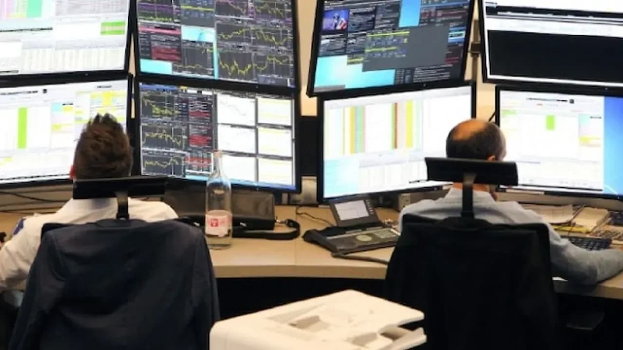 Avrupa borsaları yükseldi: Petrol geriledi, altın 4 bin 370 dolara çıktı