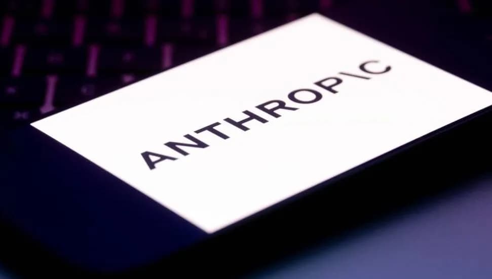 Anthropic'ten istifa eden Coxon, yapay zeka çalışanlarının teknolojideki hızlı ilerlemeden korktuklarını söyledi