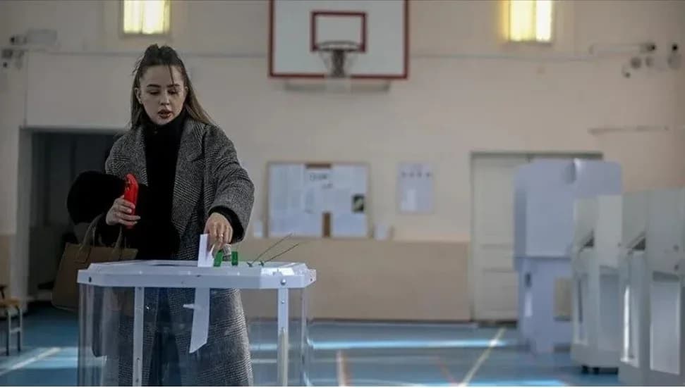 Rusya’da parlamento ve yerel seçimler için oy verme işlemi başladı