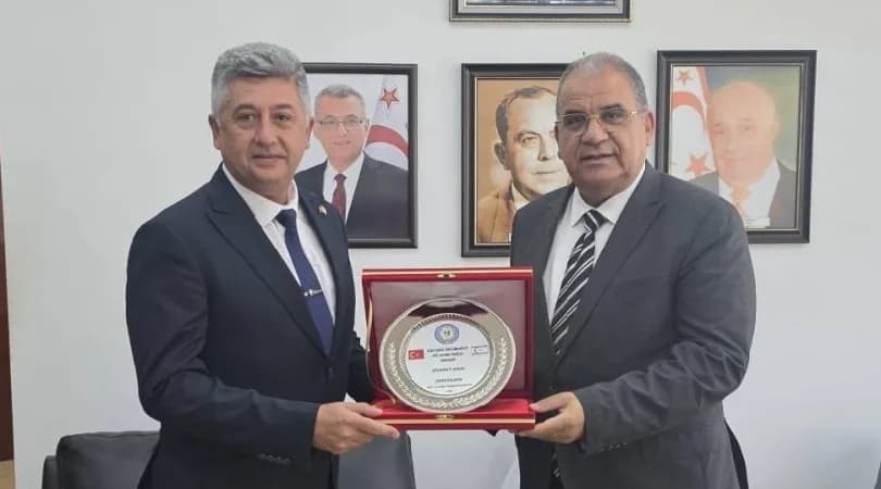 Balaban’dan Bakan Sucuoğlu’na nezaket ziyareti