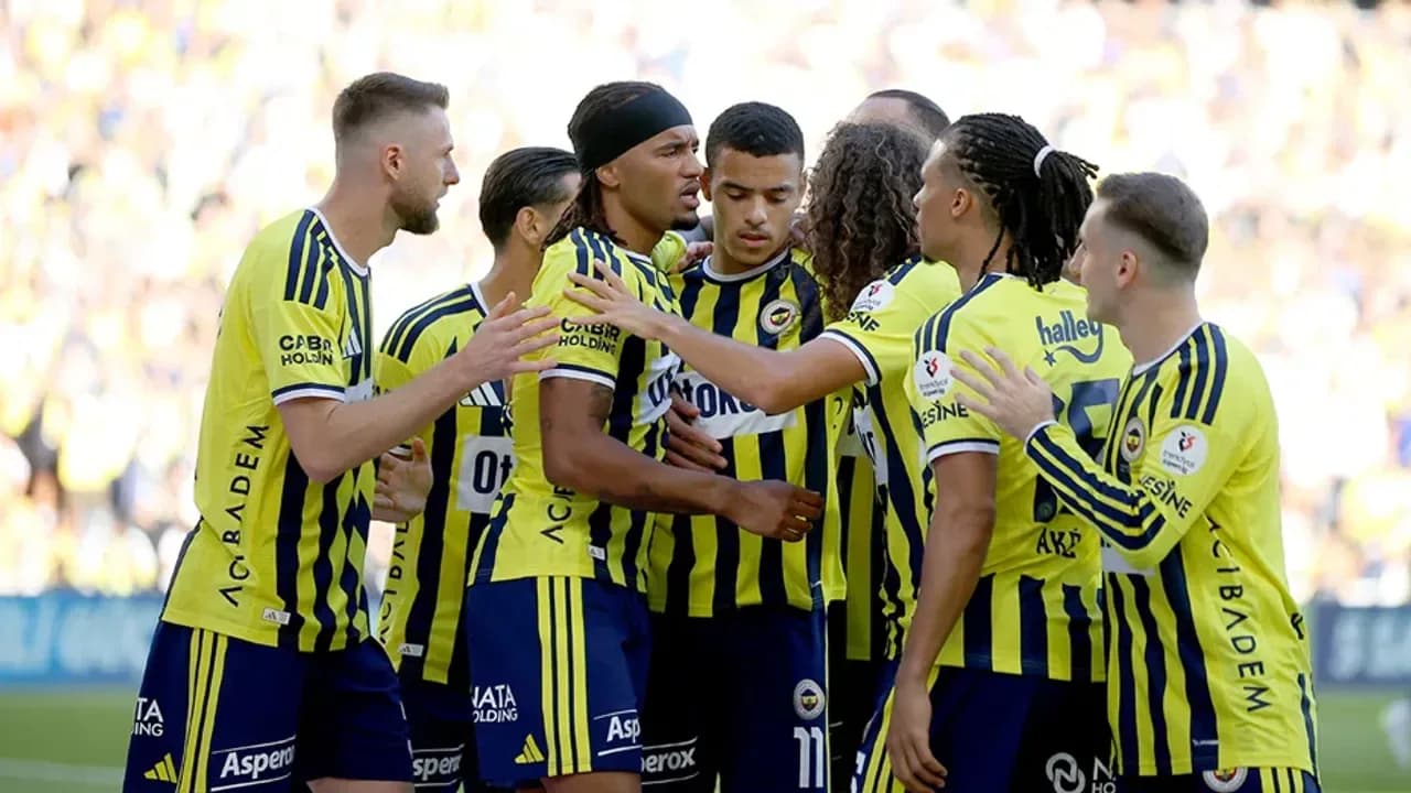Fenerbahçe'den Kadıköy'de tarihi skor! Vedat Muriqi şov yaptı, gol yağmuru