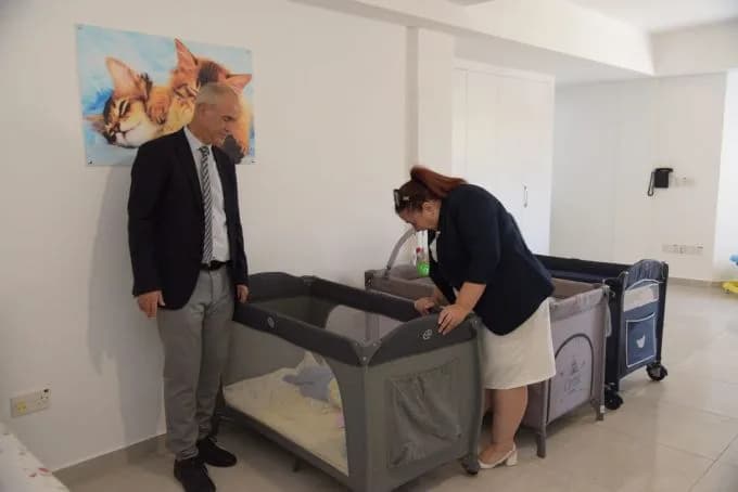 Bakan Hasipoğlu devlet korumasındaki şiddet mağduru bebekleri ziyaret etti