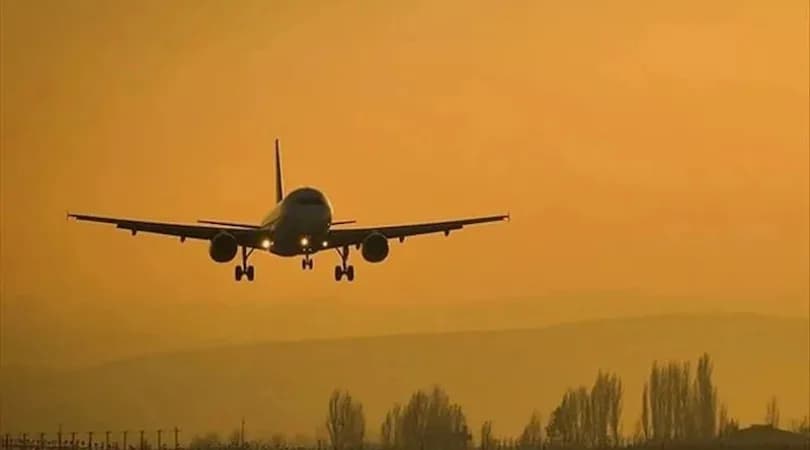 BAE, İran hava yolu şirketlerinin uçuşlarını durdurma kararı aldı