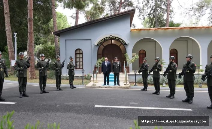 Görevlerinde başarı diledi