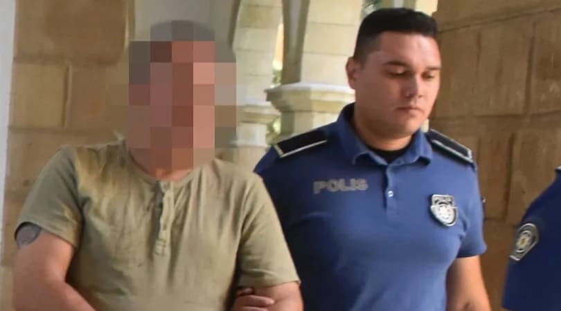İki ayrı sahtekârlık suçlamasıyla cezaevine gönderildi