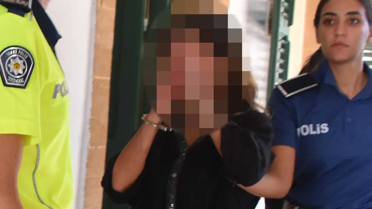 Ercan Havalimanı’nda valizinden uyuşturucu kalıntılı eşyalar çıktı