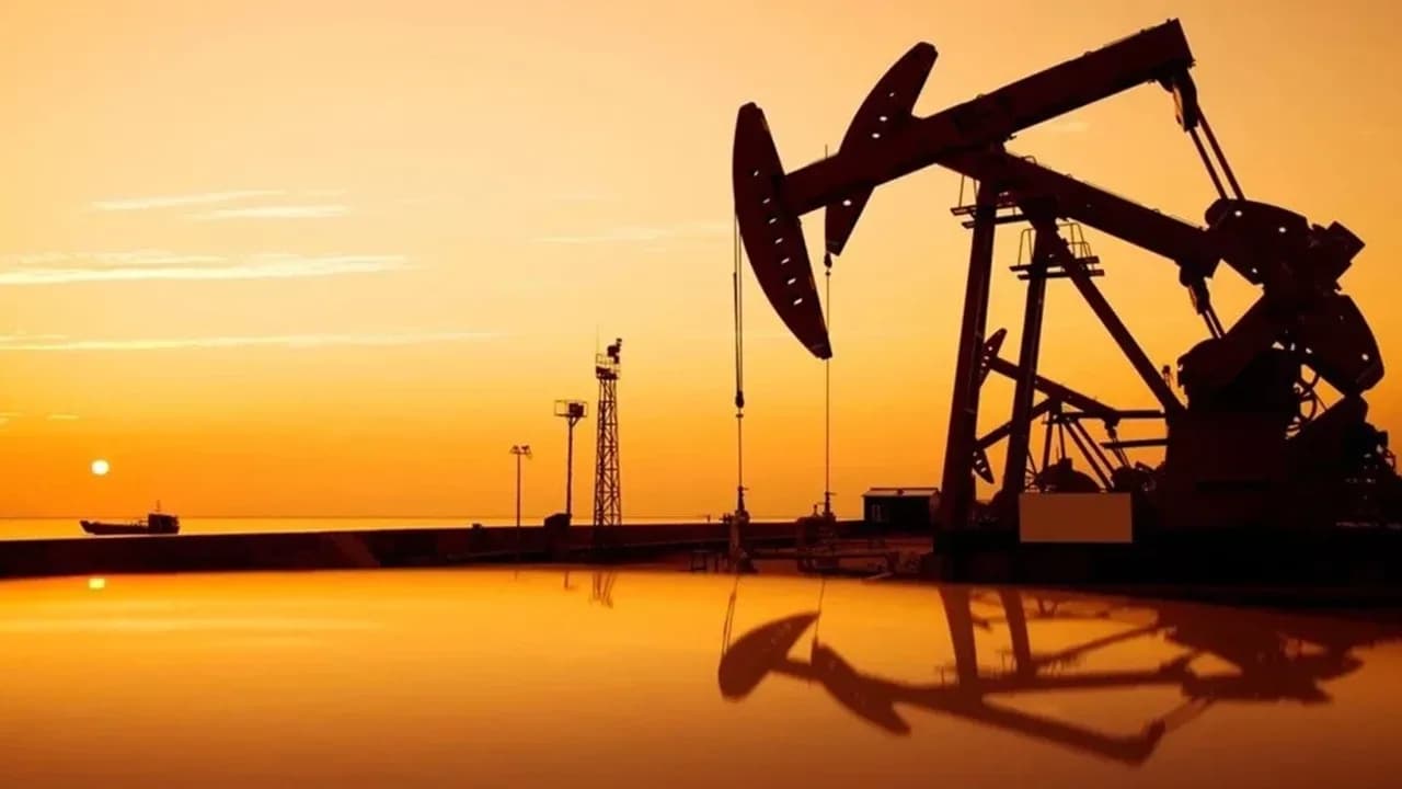 Petrol ateşkes ihtimali ve Orta Doğu’daki saldırılar arasında geriledi