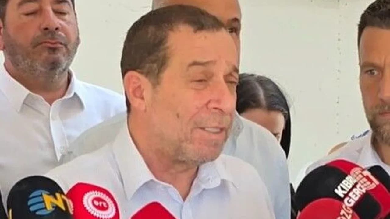 Serdar Denktaş Girne’de kayıp yakınlarını ziyaret etti: Tüm halkalar soruşturulmalı