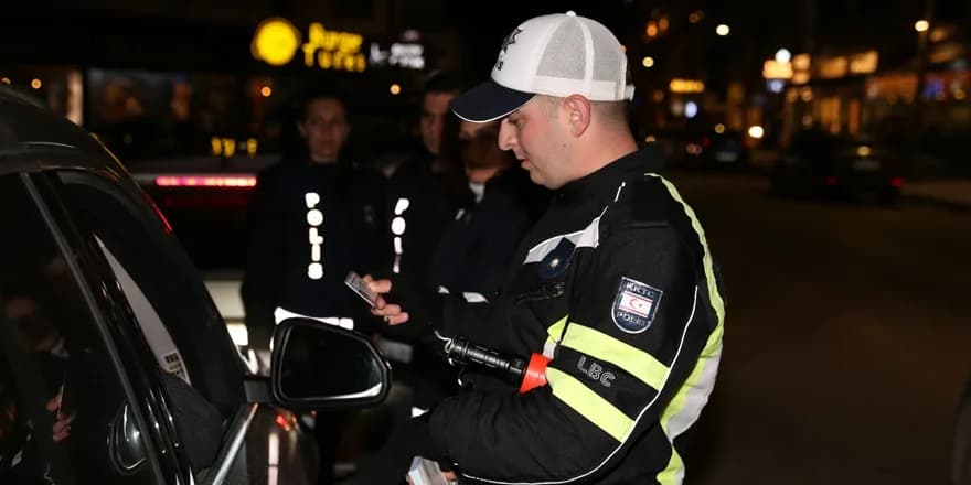 15 araç trafikten men edildi