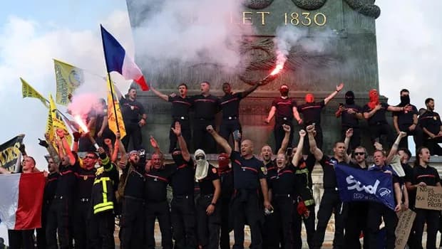 Fransa'da liselilerin eylemleri kapsamında 202 kişi yaralandı