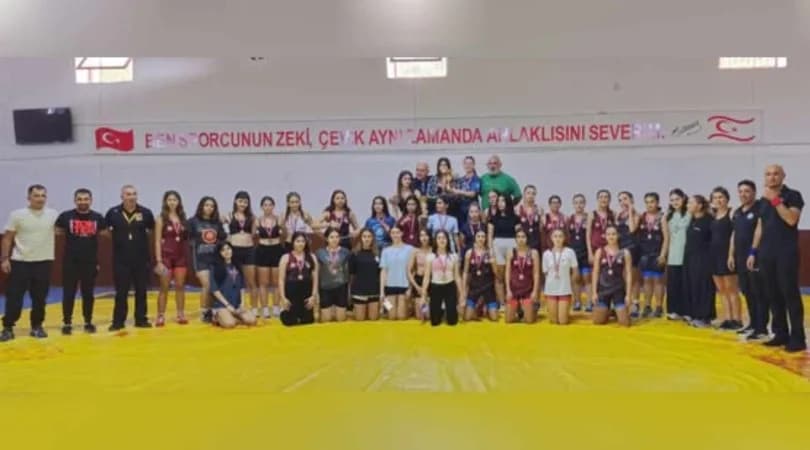 Kulüpler Güreşte şampiyonluk yarışı nefes kesti