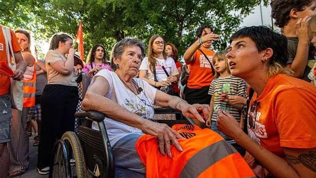 İspanya'da konut krizinin sembolü haline gelen yaşlı kadın evine dönebilecek