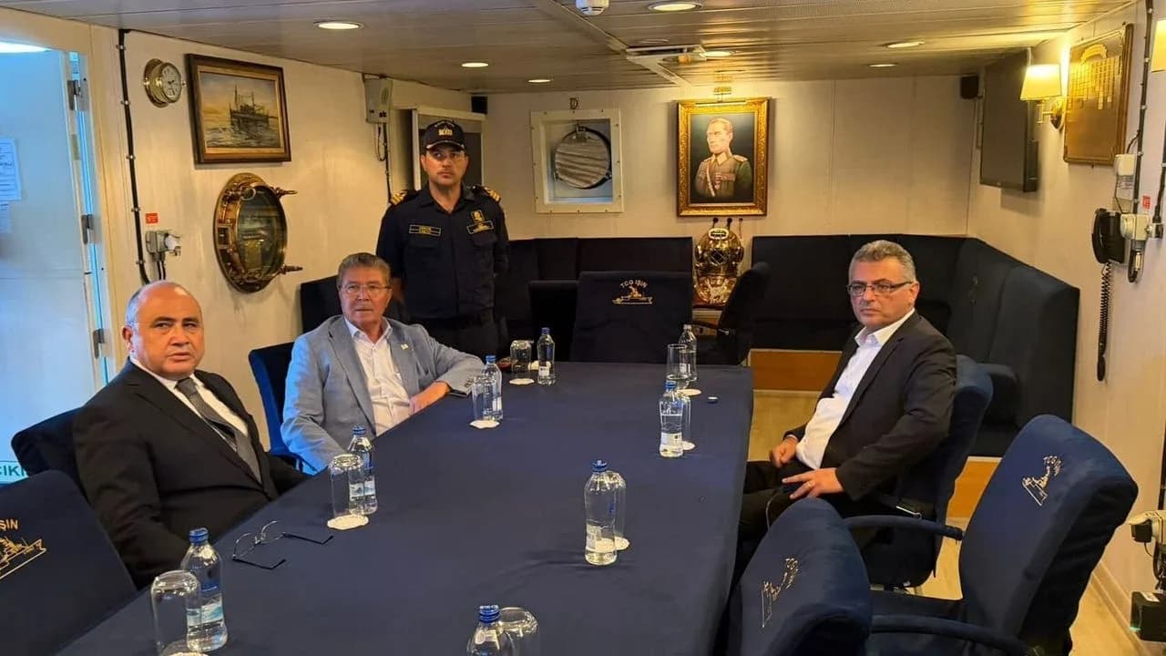 Tufan Erhürman ve Ünal Üstel TCG IŞIN’da arama-kurtarma çalışmalarını takip ediyor