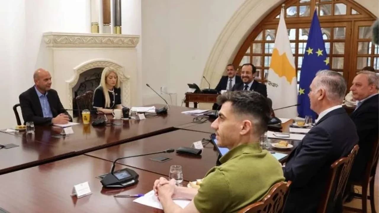 Rum Ulusal Konseyi toplandı: Hristodulidis 19 önerisini siyasi liderlere anlattı