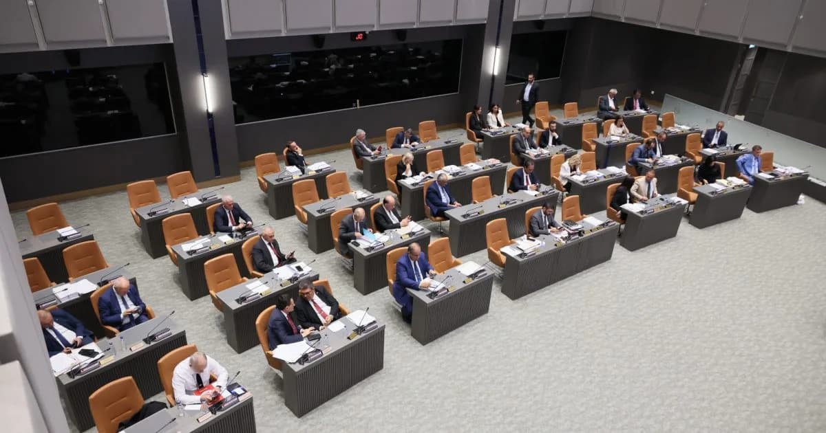 Güvenlik kamu görevlilerine ilişkin yasa tasarıları komiteye geri çekildi