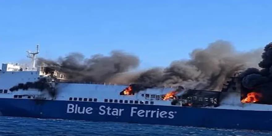 Mikonos açıklarında gemi yangını: 29 kişi tahliye edildi