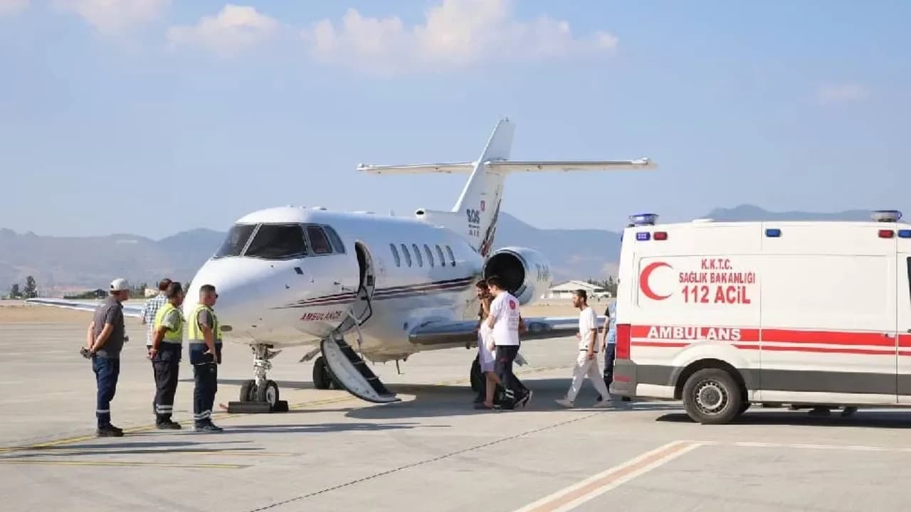 Filo Jet’ten kurtarılan 8 aylık hamile kadın Türkiye’ye sevk edildi