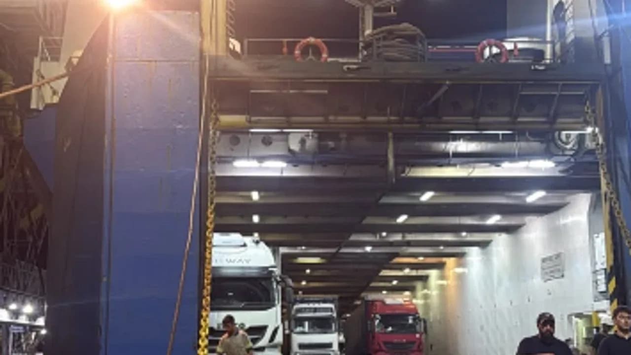 KKTC’ye 70 tırlık sevkiyat: Mersin’den yola çıktılar