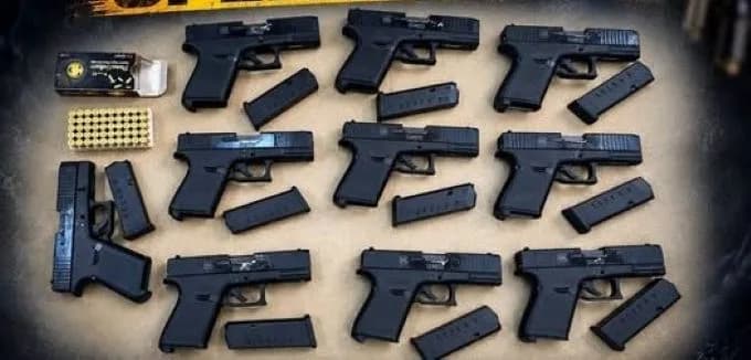 Mağusa Limanı’nda tırda 10 tabanca ve 50 mermi ele geçirildi