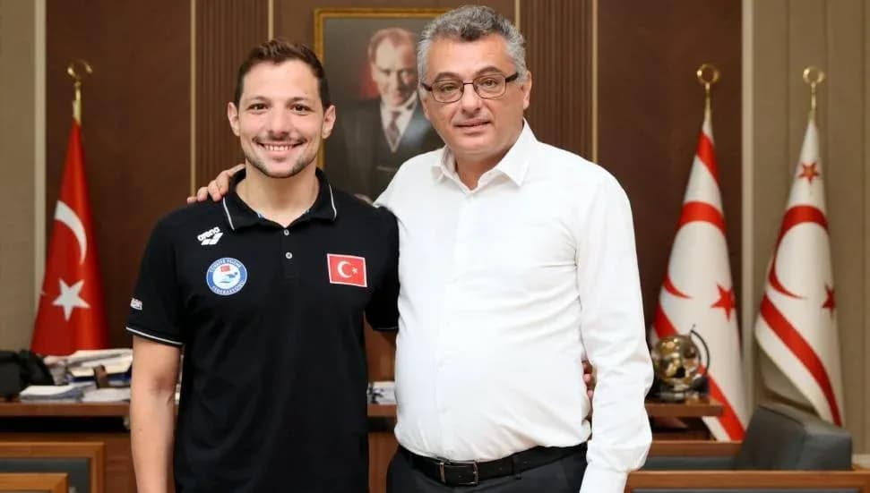 Erhürman, milli yüzücü Doğukan Ulaç ile buluştu: Doğukan'ı, ailesini ve antrenörlerini yürekten kutluyorum