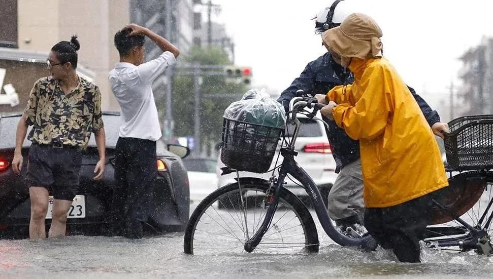 Tokyo'da rekor yağış: 35 gün aralıksız yağmur yağdı