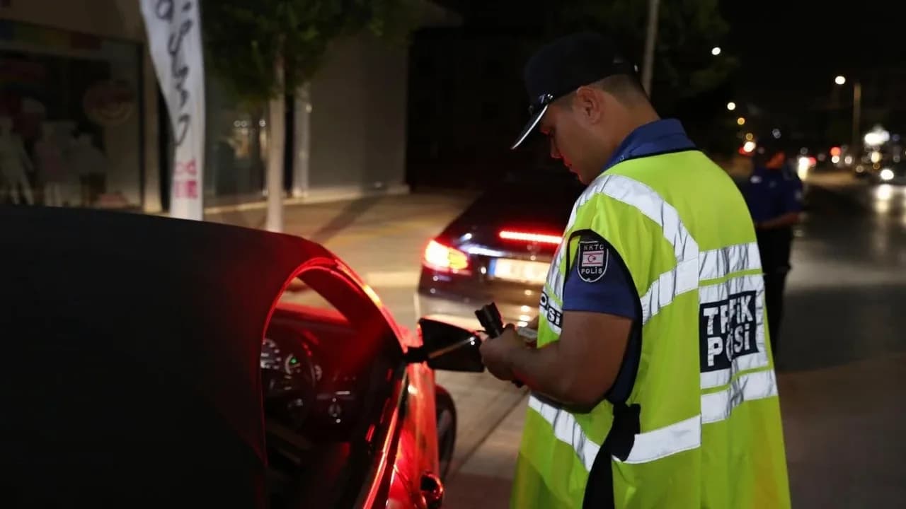 KKTC’de trafik denetimi: 354 sürücüye işlem, 13 araç trafikten men edildi