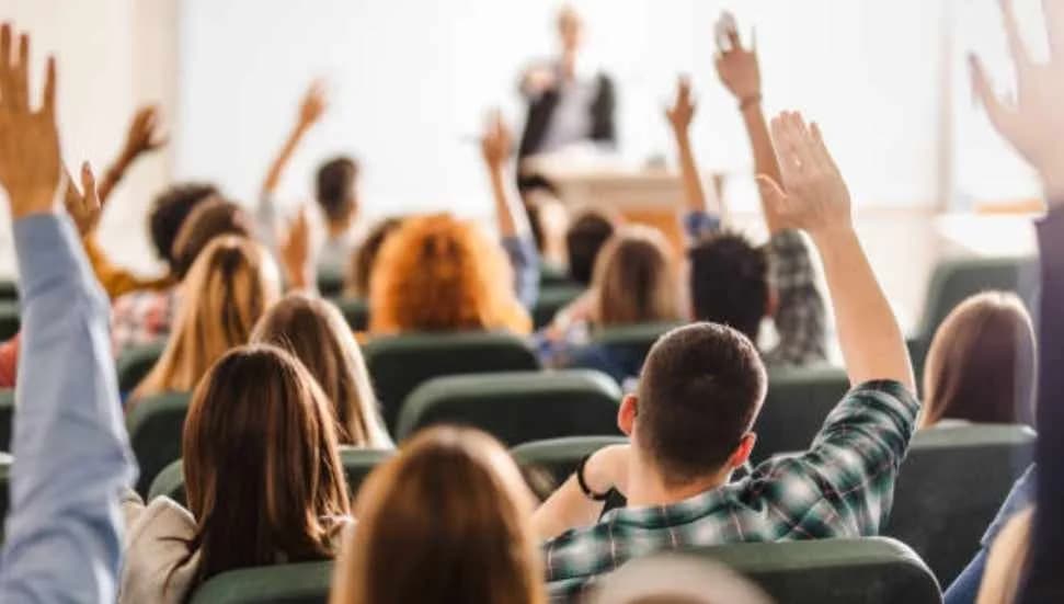 Kıbrıs Üniversiteler Birliği’nden e-vize açıklaması: Belirsizliklerin netleştirilmesi gerekiyor