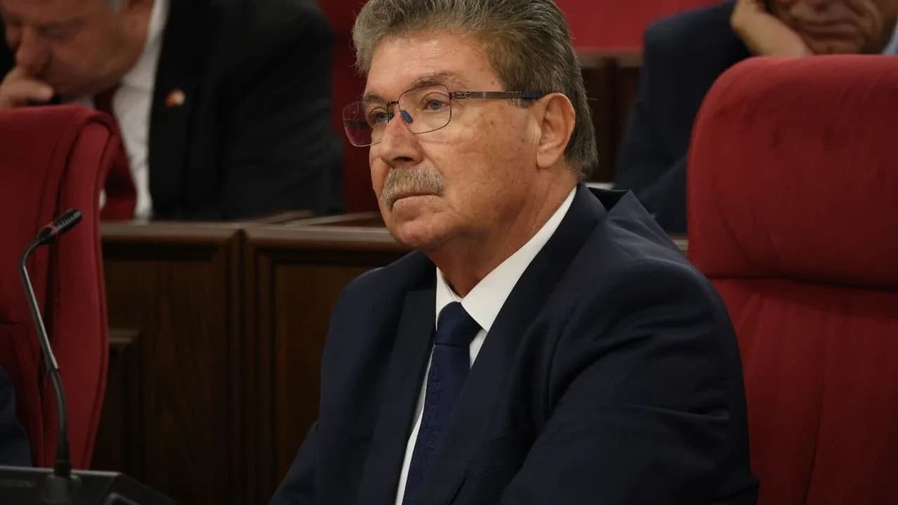 Üstel’den Hristodulidis’e tepki: "Kıbrıs Türk halkı egemendir"