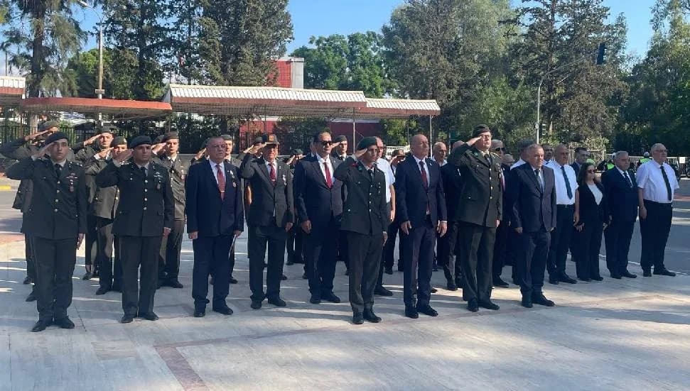 19 Eylül Gaziler Günü nedeniyle Lefkoşa Atatürk Anıtı önünde tören düzenlendi