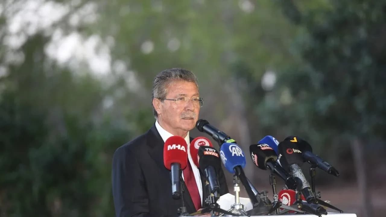 Üstel: Geçmişini unutan bir halk, geleceğini güvence altına alamaz