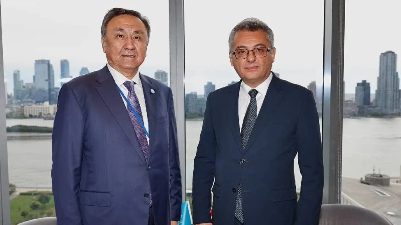 Erhürman, TDT Genel Sekreteri Ömüraliyev ile görüştü
