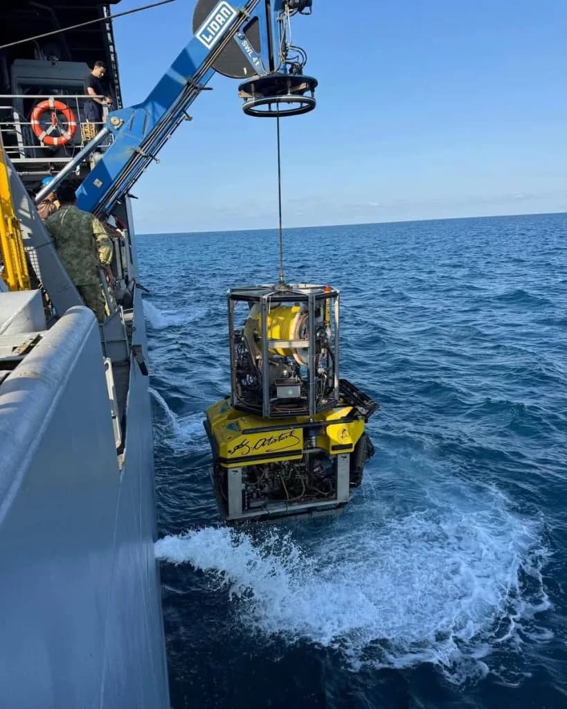 MSB, Filo Jet enkazındaki çalışmalardan görüntüleri paylaştı: 3 bin metre kapasiteli robot batığa daldı