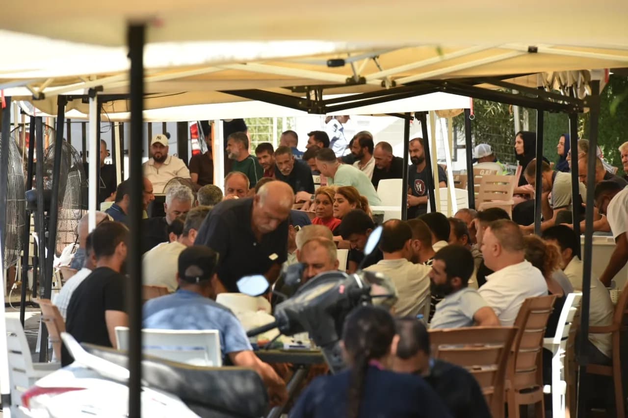 Gemi kazasının ardından aileler, limanda yakınlarından gelecek haberleri beklemeye devam ediyor…