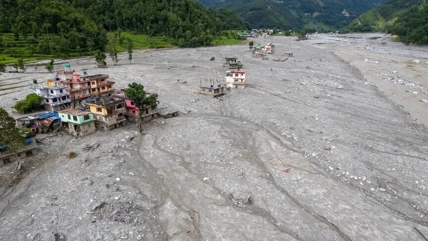 Nepal’deki selin ardından tünelde 9 gün mahsur kalan 2 işçi kurtarıldı