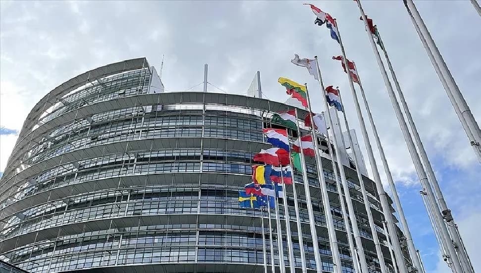 Avrupa Parlamentosu, savunma projelerinde bürokrasiyi azaltacak düzenlemeleri onayladı