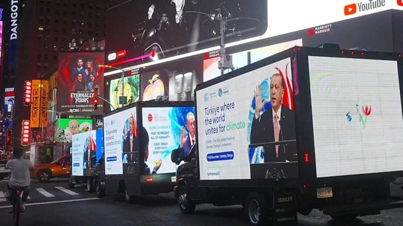 Erdoğan’ın barış ve adalet mesajları Times Meydanı’nda yayınlandı