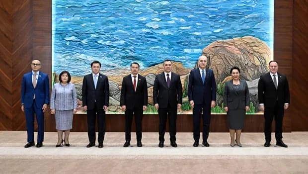 Öztürkler, Kırgızistan Cumhurbaşkanı ve Meclis Başkanı ile bir araya geldi